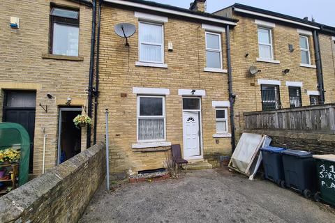 11 Spring Place, Bradford, BD7 1RG
