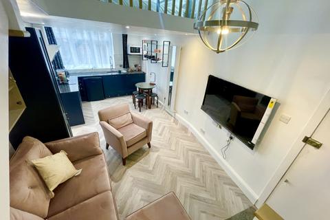 1 bedroom flat to rent, Holloway Road,, London  N7