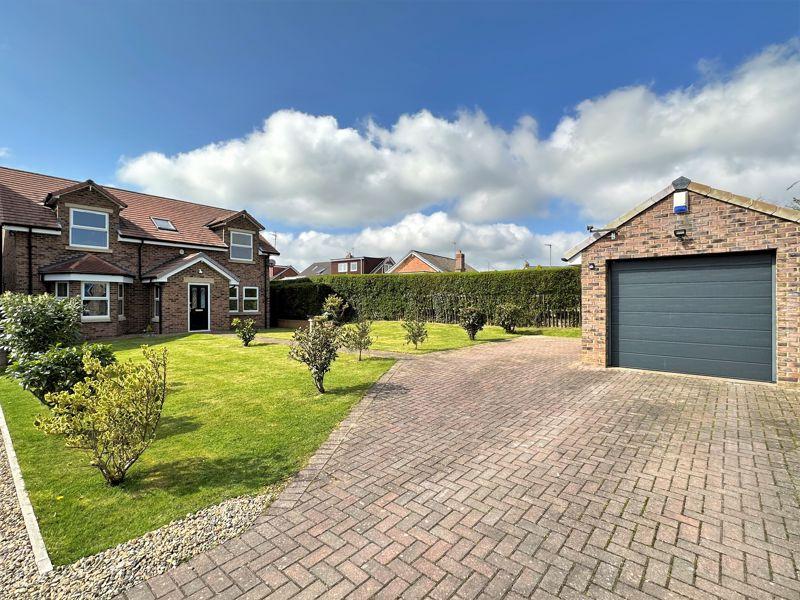 St Marks Close, Road West... 4 bed detached house £425,000