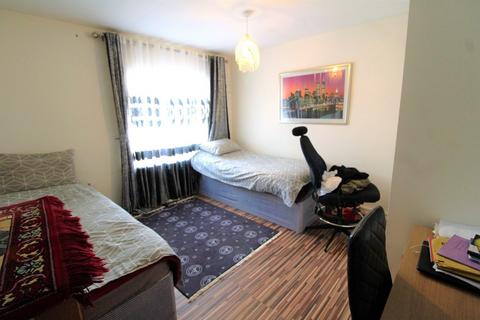 undefined, Laurel Lane, West Drayton