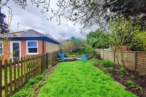 13 Parkhurst Road, Guildford, GU2 8AP