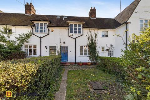 4 Wordsworth Walk, London, NW11 6AU