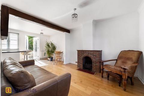 4 Wordsworth Walk, London, NW11 6AU