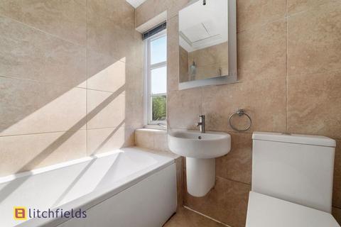 4 Wordsworth Walk, London, NW11 6AU
