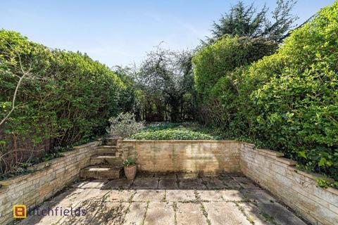 4 Wordsworth Walk, London, NW11 6AU