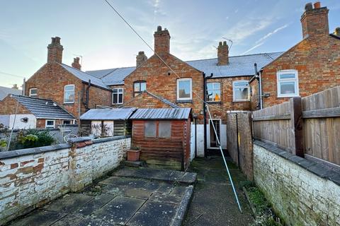 2 bedroom terraced house to rent, Bayswater Road, Melton Mowbray