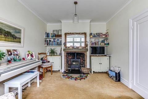 11 Warren Park, Warlingham, CR6 9LD