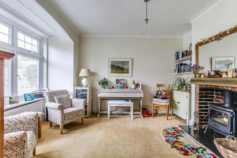 11 Warren Park, Warlingham, CR6 9LD