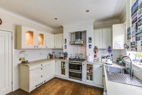 11 Warren Park, Warlingham, CR6 9LD