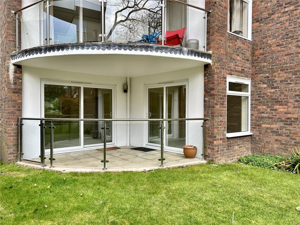 West Cliff Road, Bournemouth, BH4 2 bed apartment for sale £350,000