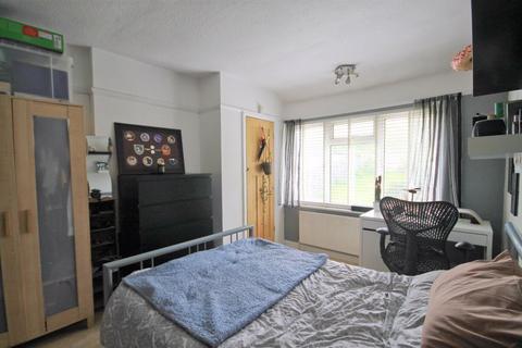 18 Bracewell Avenue, Greenford, UB6 7QU