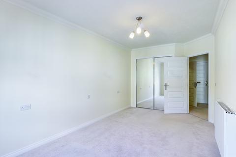 1 bedroom flat for sale, Retirement apartment, 27 Abbots Lodge, Roper Road, Canterbury, Kent, CT2 8FD