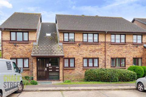 24 Berry Close, Hornchurch, RM12 6UB