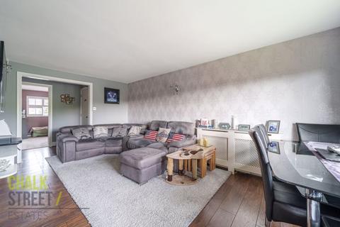 24 Berry Close, Hornchurch, RM12 6UB