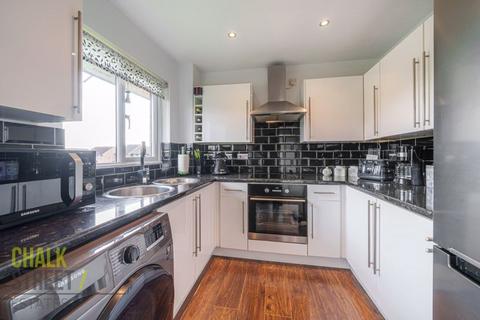 24 Berry Close, Hornchurch, RM12 6UB