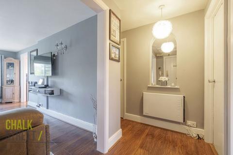 24 Berry Close, Hornchurch, RM12 6UB