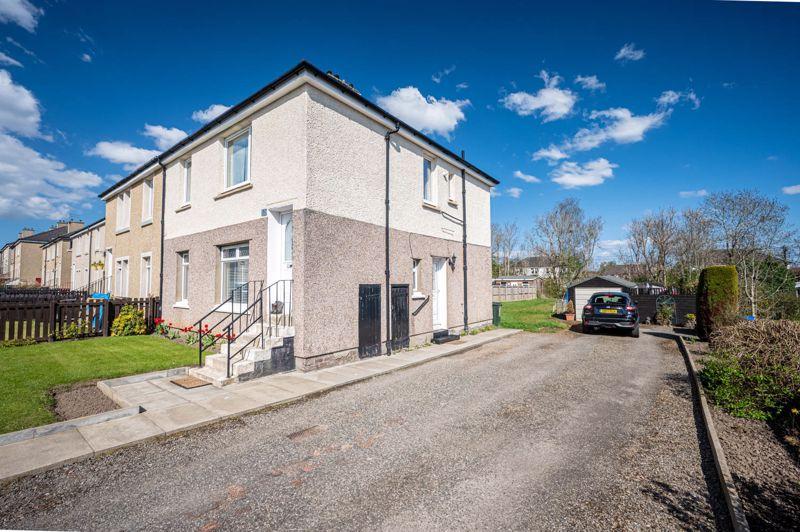 Road, Motherwell 2 bed ground floor flat £73,000