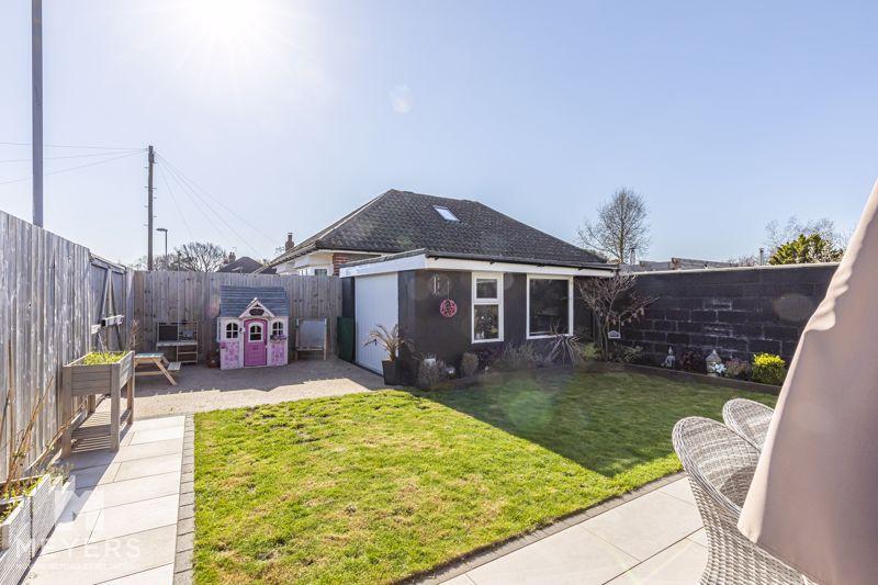 Canberra Road, Christchurch, BH23 4 bed detached bungalow for sale £550,000