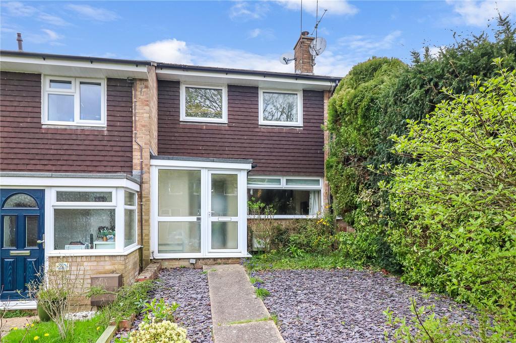 Dukes Way, Berkhamsted, Hertfordshire, HP4 3 bed terraced house £