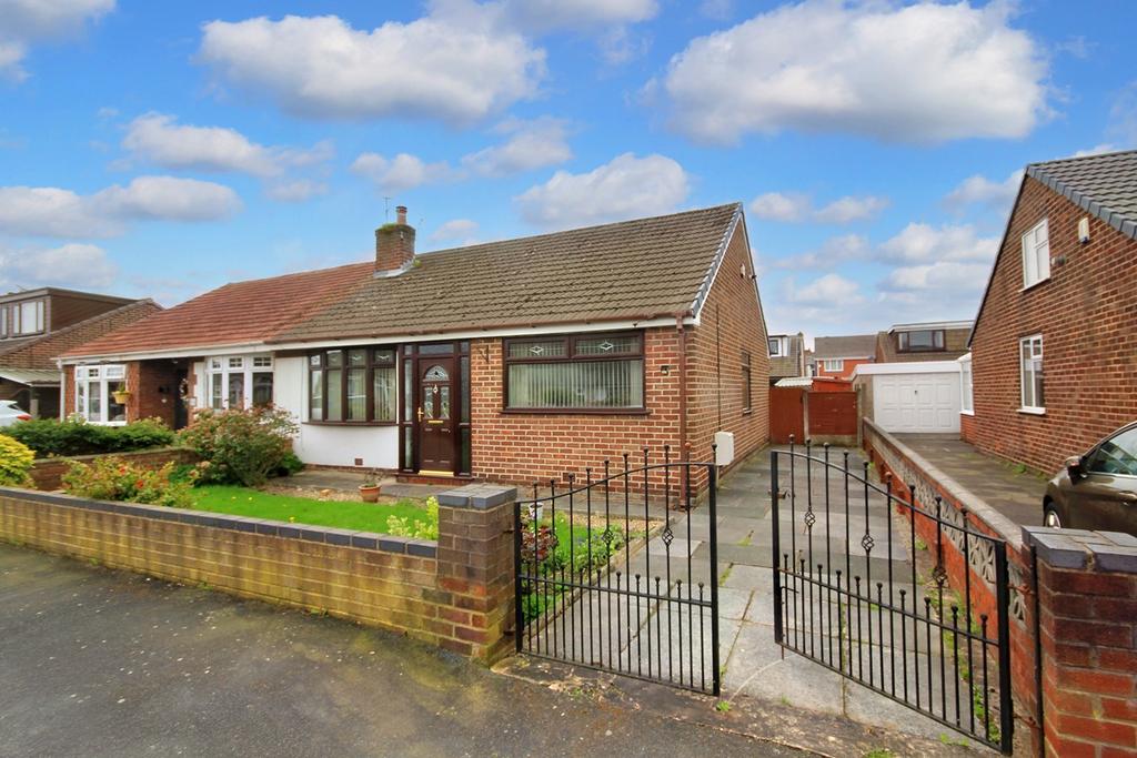 Jackson Street, Burtonwood... 3 bed semidetached bungalow £180,000