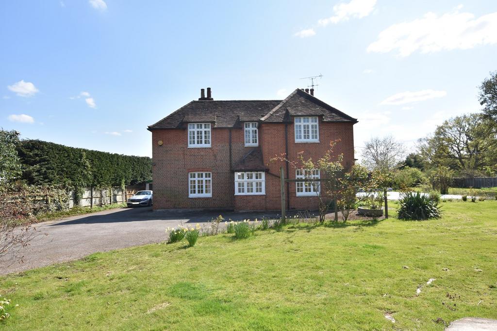 Forest Road, Wokingham, RG40 5 bed farm house £2,950 pcm (£681 pw)