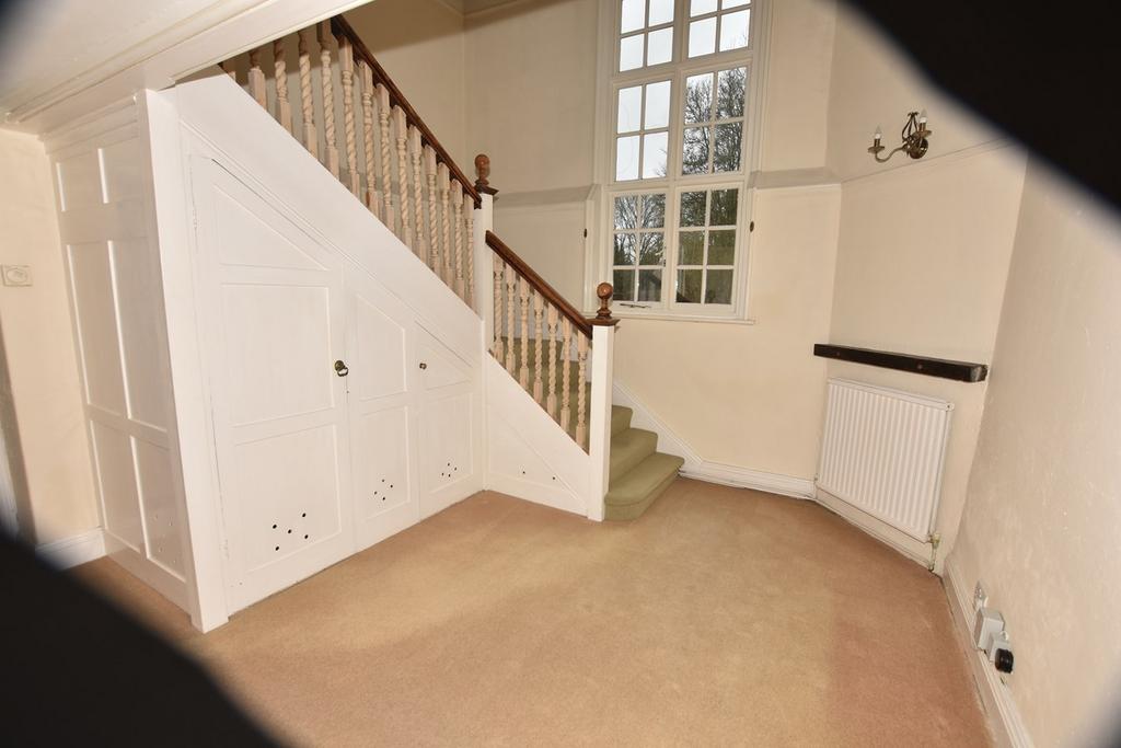 Forest Road, Wokingham, RG40 5 bed farm house £2,950 pcm (£681 pw)