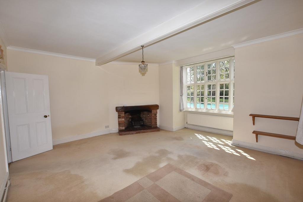 Forest Road, Wokingham, RG40 5 bed farm house £2,950 pcm (£681 pw)