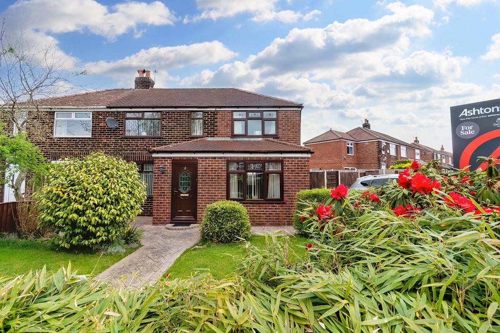 Hayfield Road, Woolston, Warrington, WA1 4 bed semidetached house for