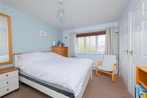 7 Cropmark Way, Basingstoke, RG22 4TA