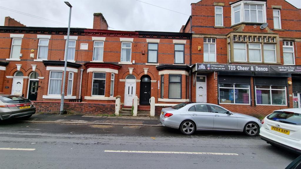 Abbey Hey Lane, Abbey Hey, Manchester 3 bed terraced house £1,150 pcm (£265 pw)