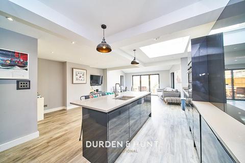 44 New Road, London, E4 8ET