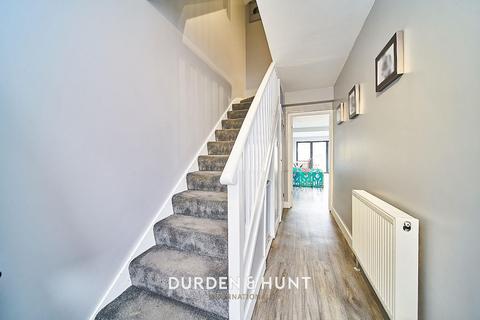 44 New Road, London, E4 8ET