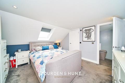 44 New Road, London, E4 8ET