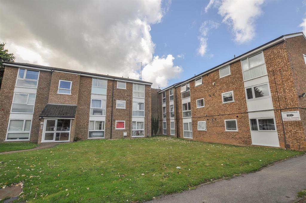 Thamesdale, London Colney 2 bed flat £1,100 pcm (£254 pw)