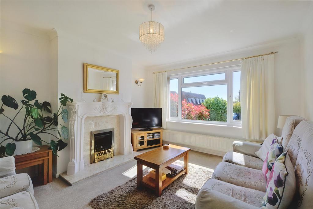 Greendale Road, Arnold, Nottingham 3 bed detached house for sale £300,000