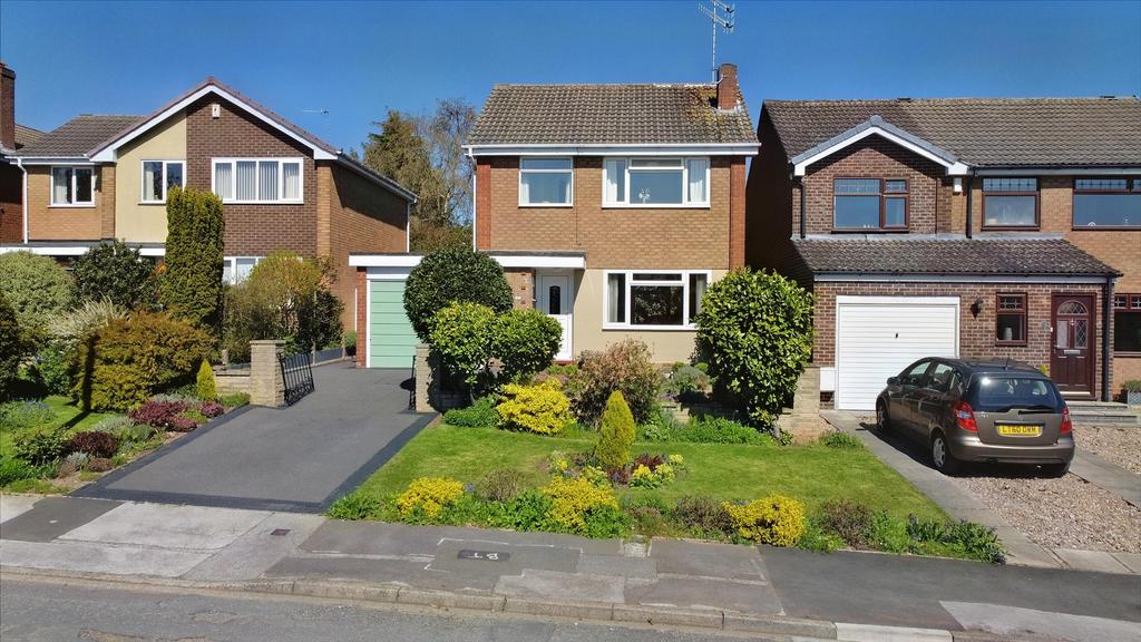 Greendale Road, Arnold, Nottingham 3 bed detached house £300,000