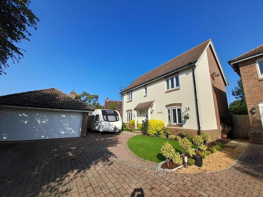 Arundel Road, Fontwell 4 bed detached house for sale £699,950