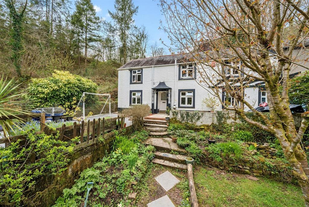 Riverside Cottages, Gunnislake, Tamar Valley 4 bed semidetached house