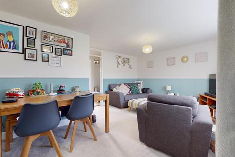 74 Greenways, Portland, DT5 2LF