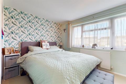 74 Greenways, Portland, DT5 2LF