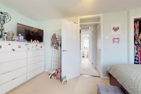 74 Greenways, Portland, DT5 2LF