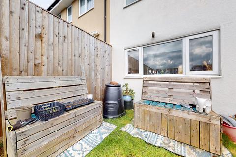 74 Greenways, Portland, DT5 2LF
