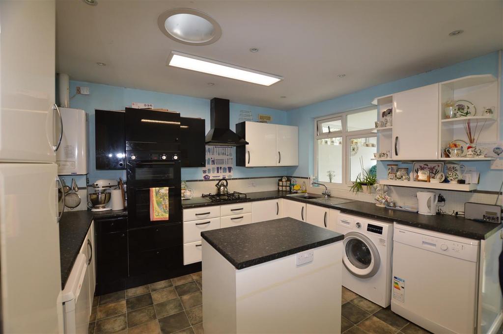 Sherborne Way, Croxley Green... 3 bed detached bungalow £695,000