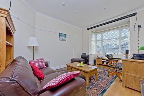 90 Meadow Walk, Epsom, KT19 0AX