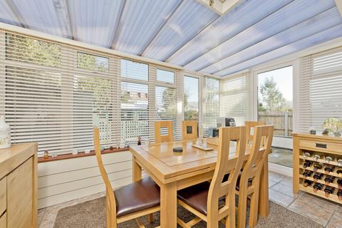90 Meadow Walk, Epsom, KT19 0AX