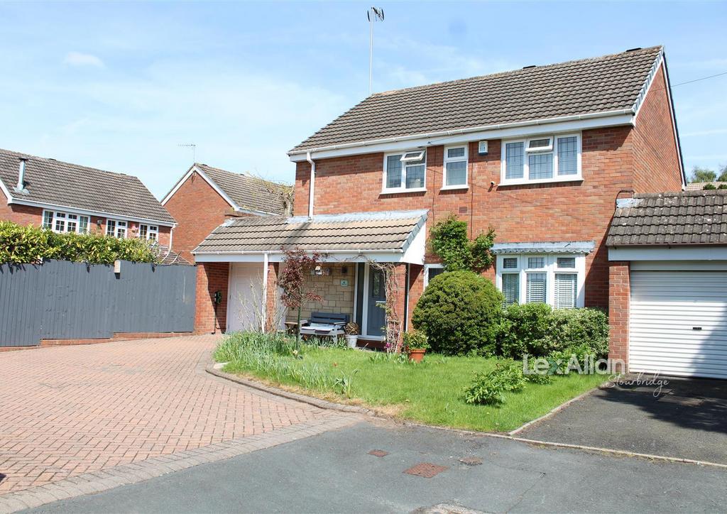 Joyberry Drive, Stourbridge 4 bed detached house for sale £470,000