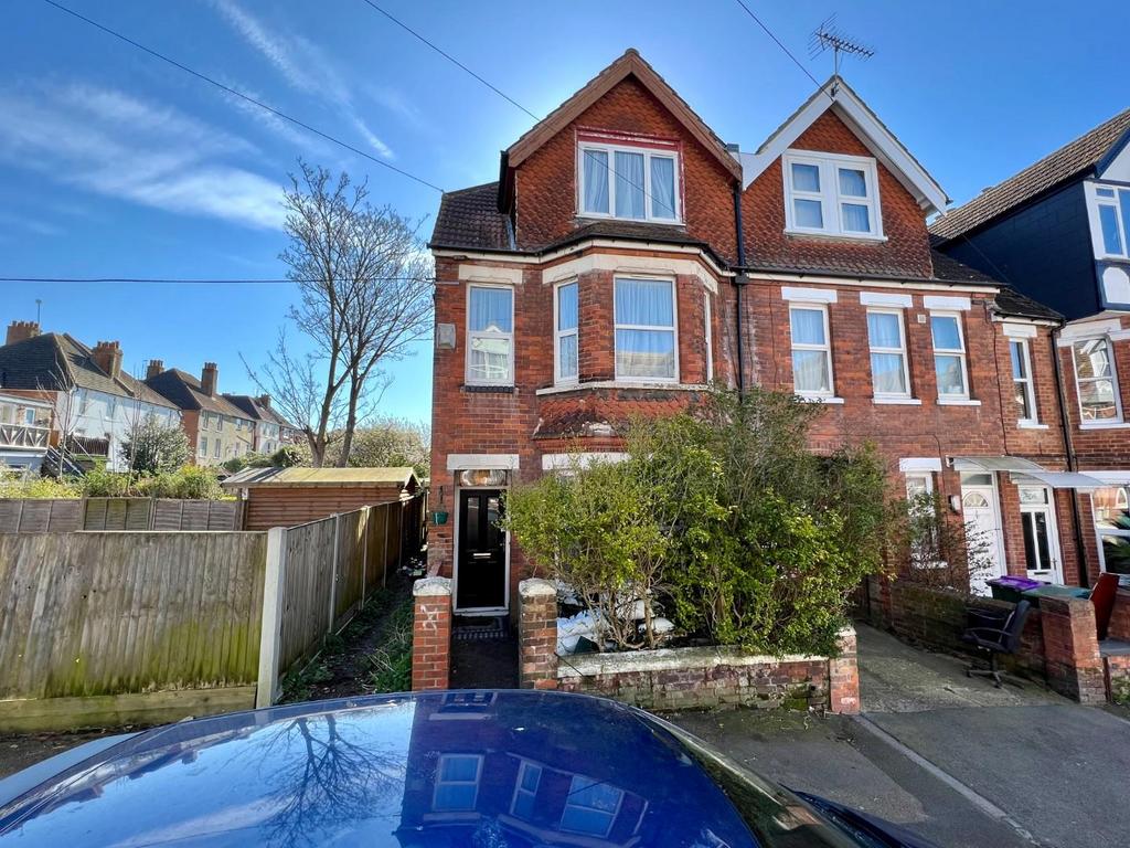 Linden Crescent, Folkestone 3 bed house for sale £275,000