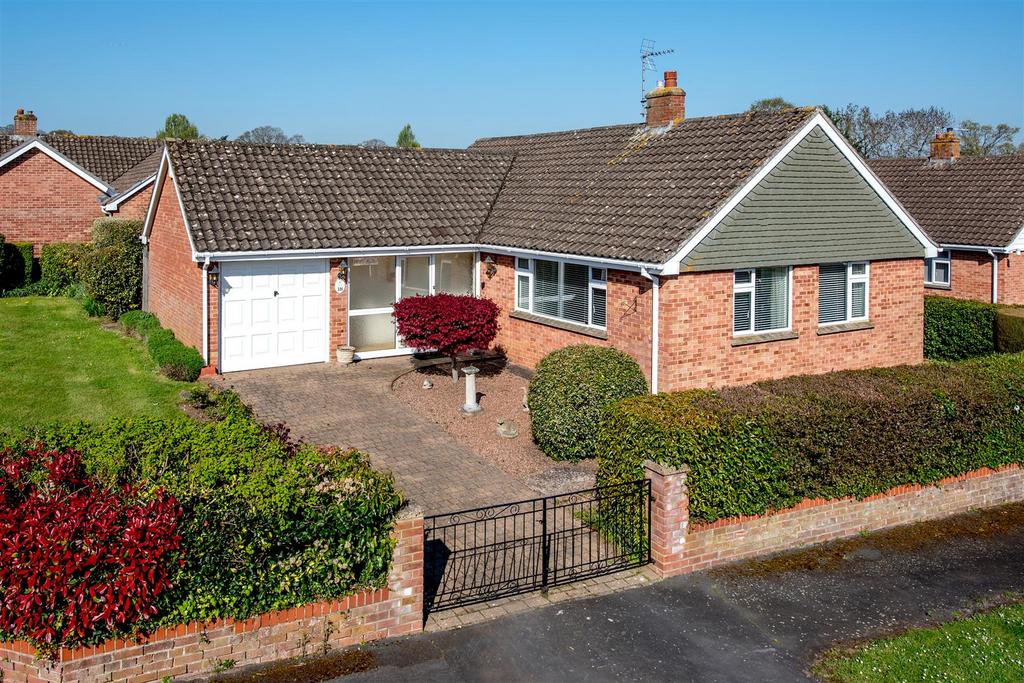 Highfield, Taunton 3 bed bungalow £435,000