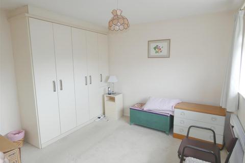 19 Booth Avenue, Sandbach, CW11 4JN