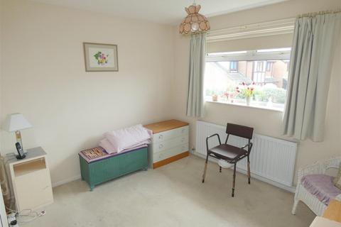 19 Booth Avenue, Sandbach, CW11 4JN